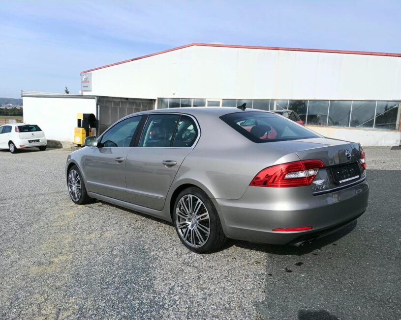 SKODA Superb Elegance Automatik voll