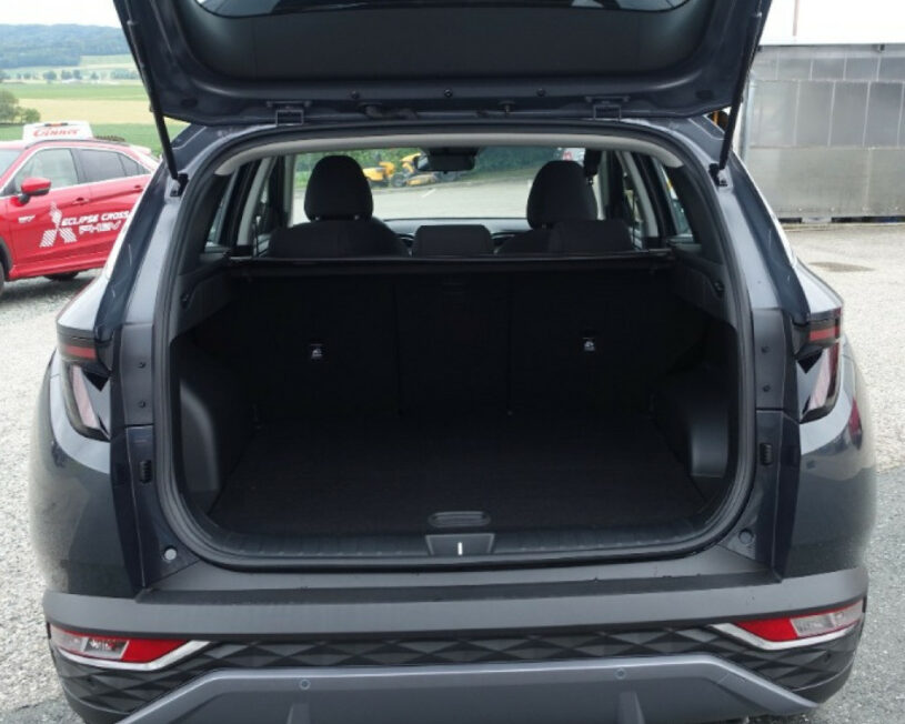Hyundai Tucson NX4 Smart Line 1,6 T-GDi 2WD P4/P5 Paket voll